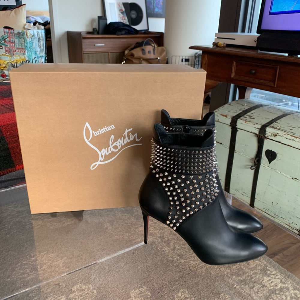 💯 Auth Christian Louboutin Hongroise Boots 41.5 - Picture 3 of 8